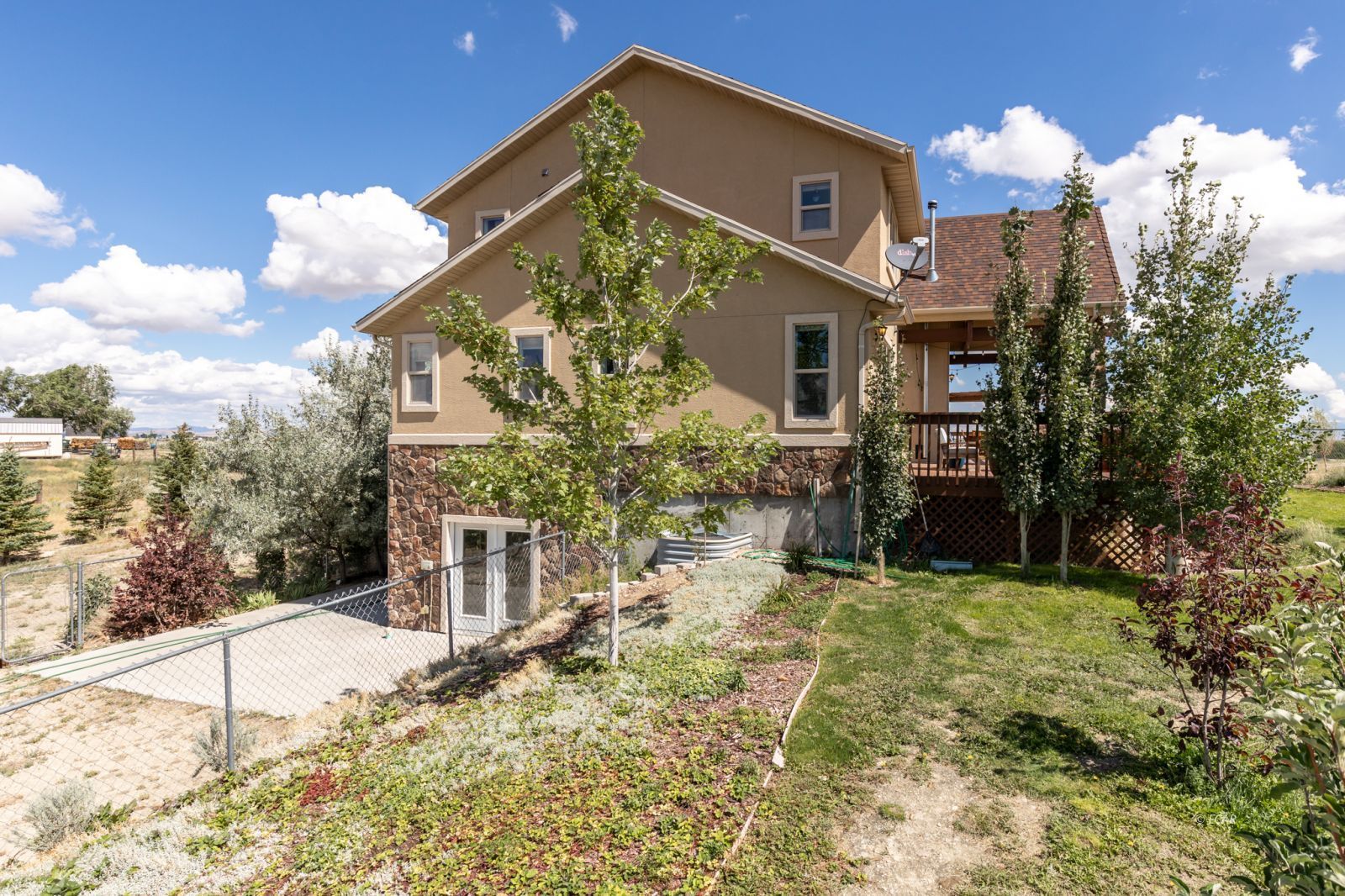 496 Foxridge Drive Property Photo 4