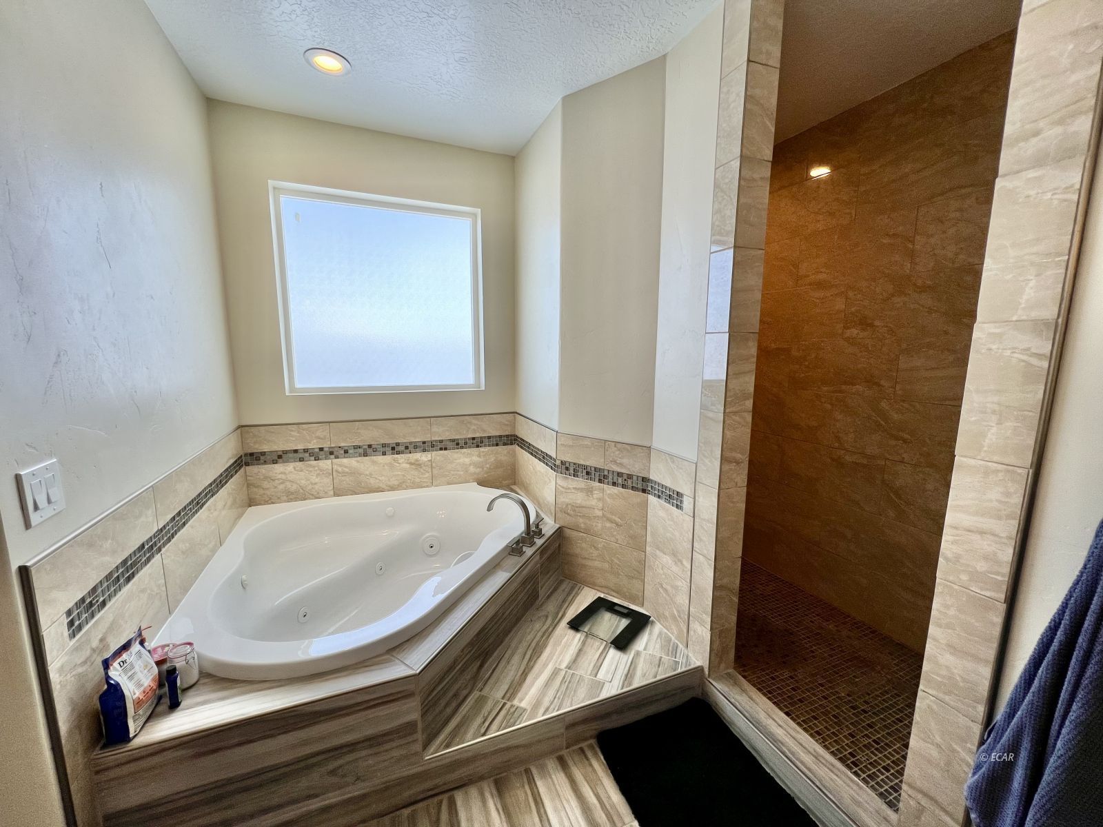 4926 Seneca Avenue Property Photo 35