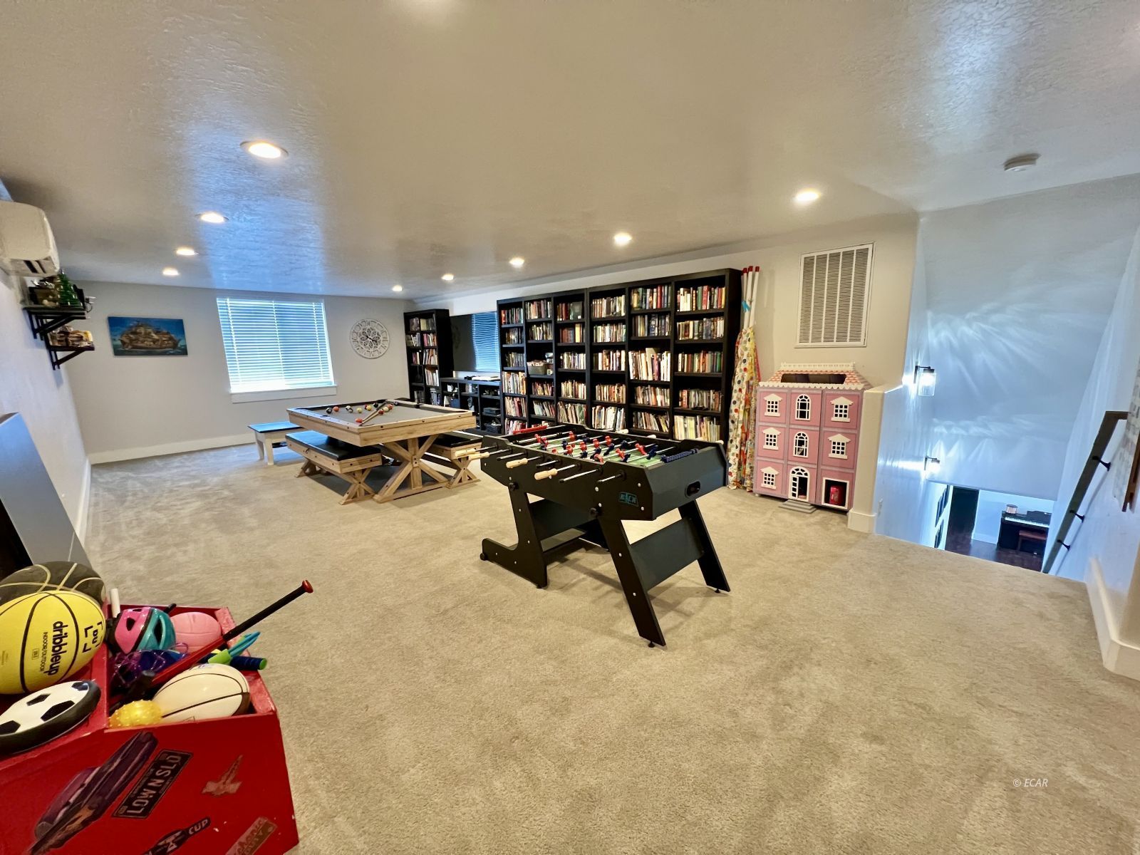 4926 Seneca Avenue Property Photo 37
