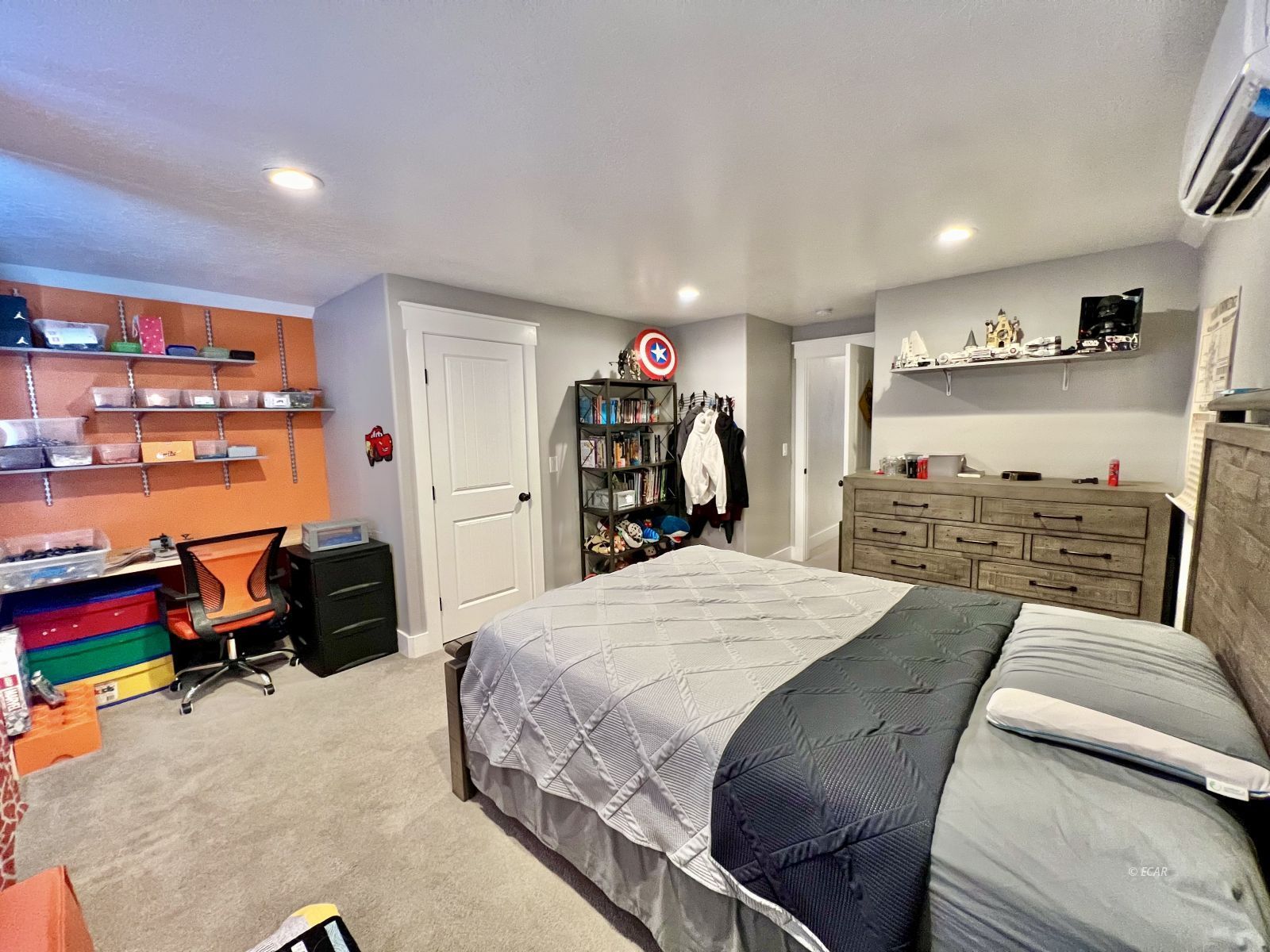4926 Seneca Avenue Property Photo 41