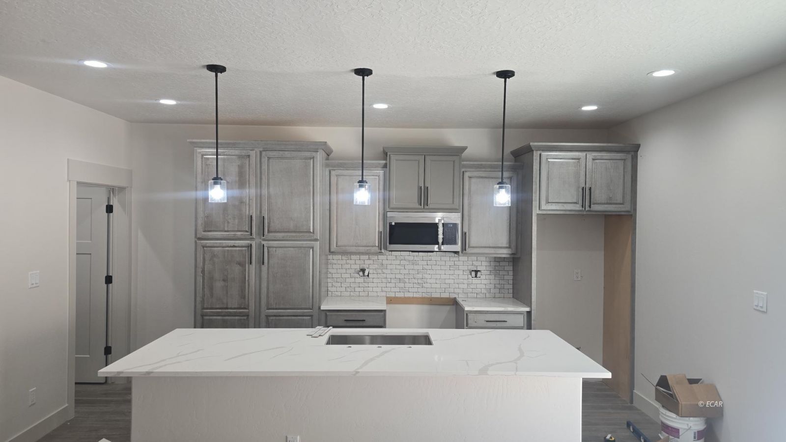 2611 Platinum Drive Property Photo 3