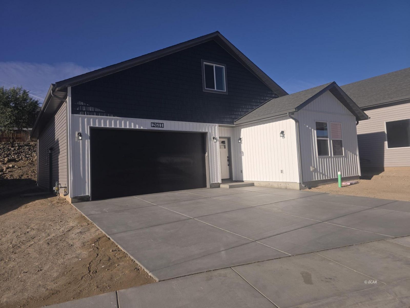 2611 Platinum Drive Property Photo 4