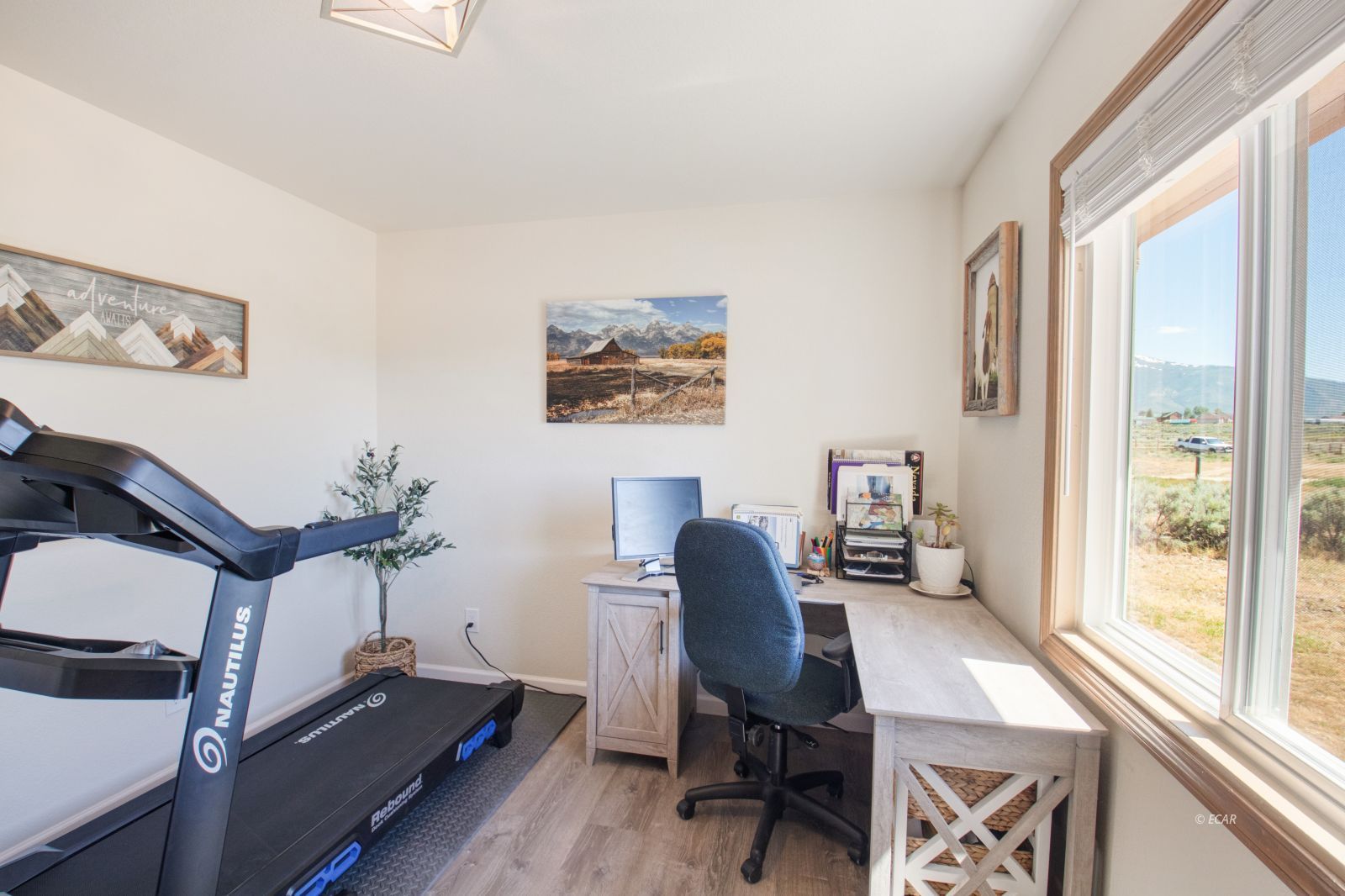 695 Aesop Drive Property Photo 14