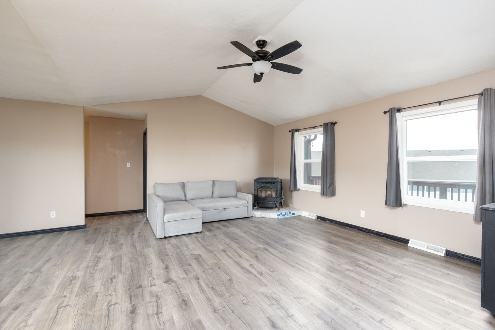 285 Country Club Parkway Property Photo 7