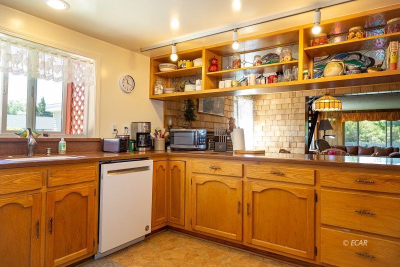 275 2nd Street Property Photo 7