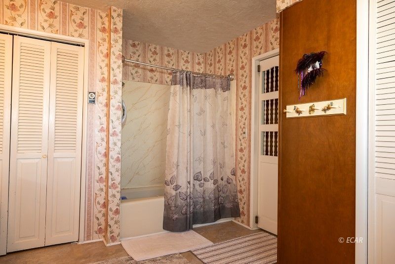 275 2nd Street Property Photo 9