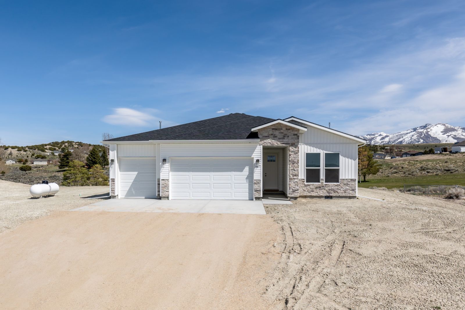 2915 Aria Way Property Photo 2
