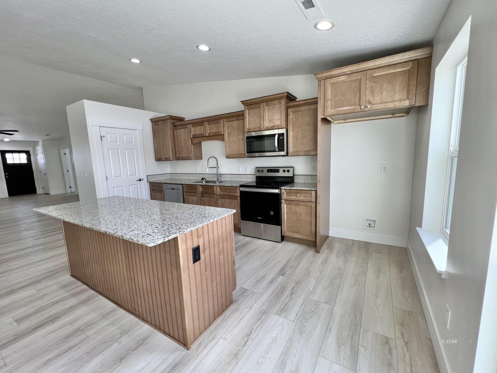 835 Thistle Drive Property Photo 2