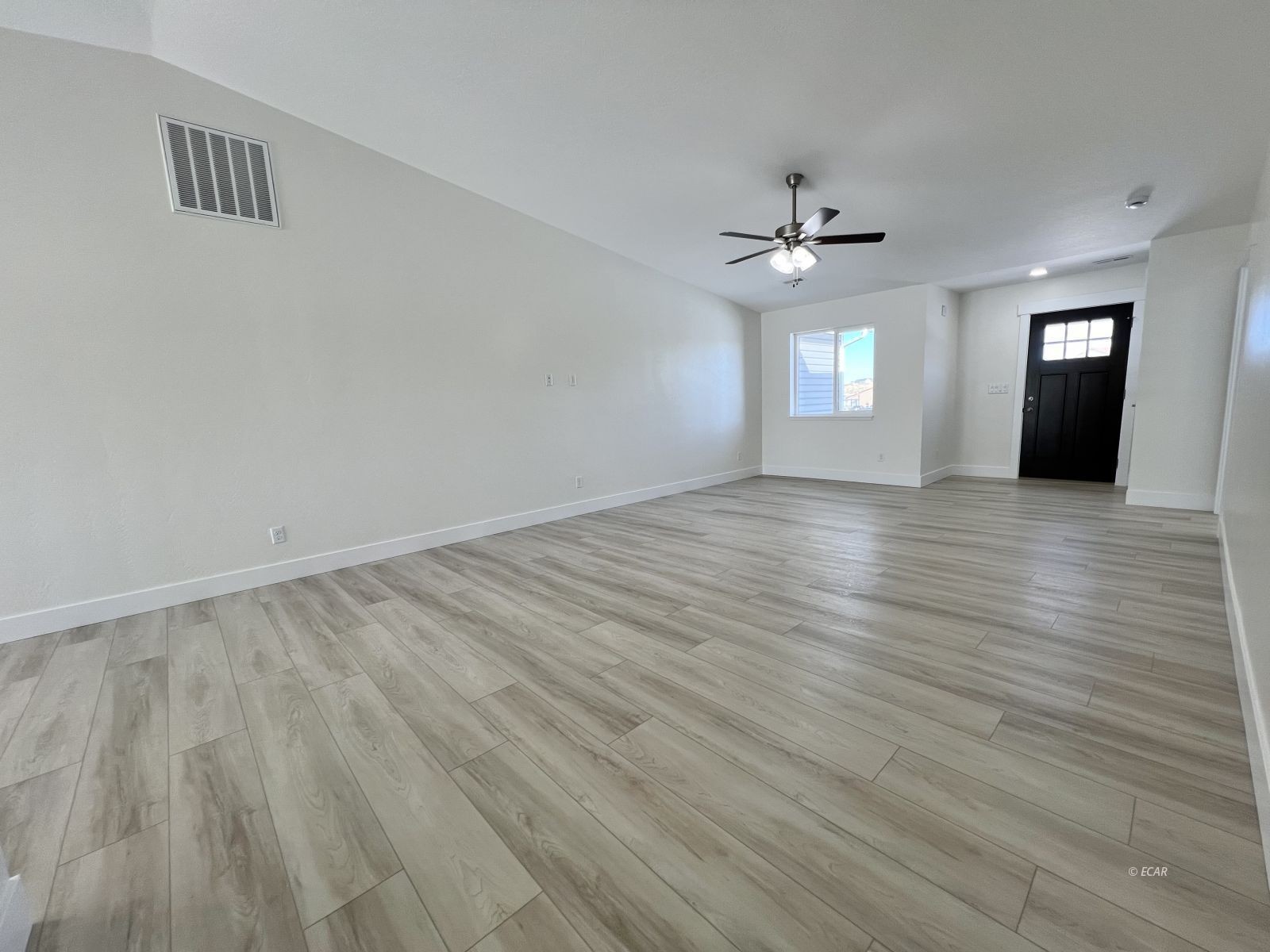 835 Thistle Drive Property Photo 3