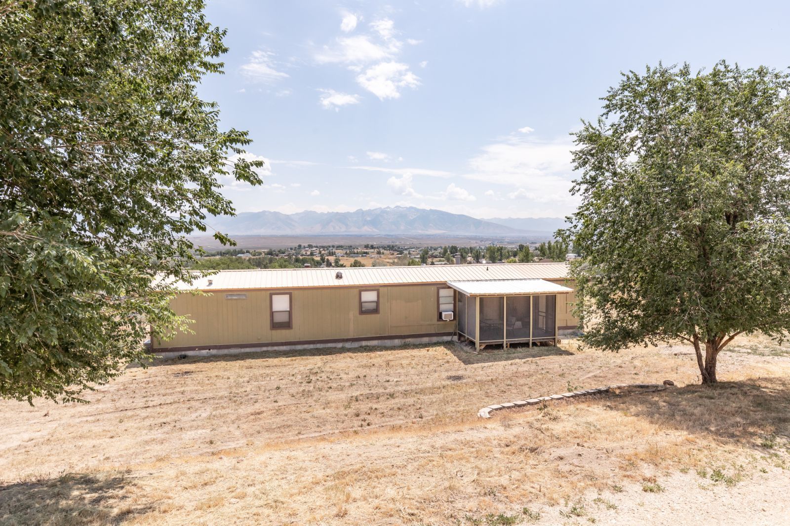 720 Spring Valley Parkway Property Photo 2