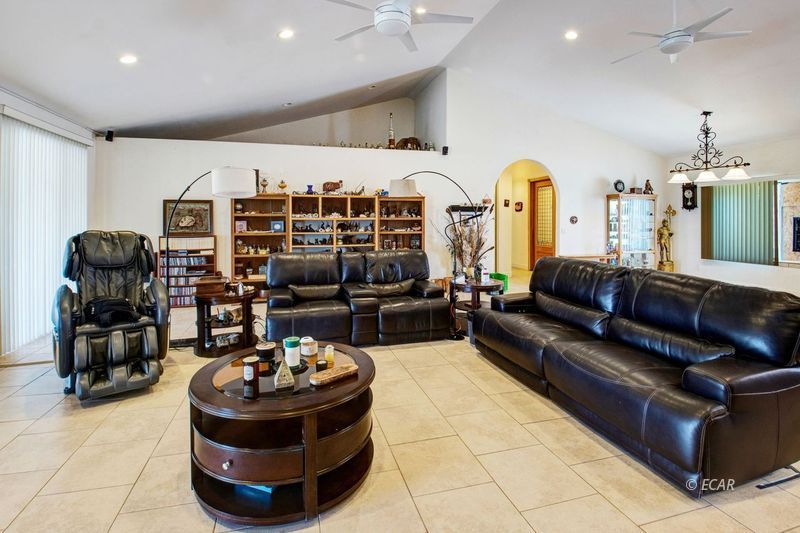 8826 Coal Mine Canyon Road Property Photo 4