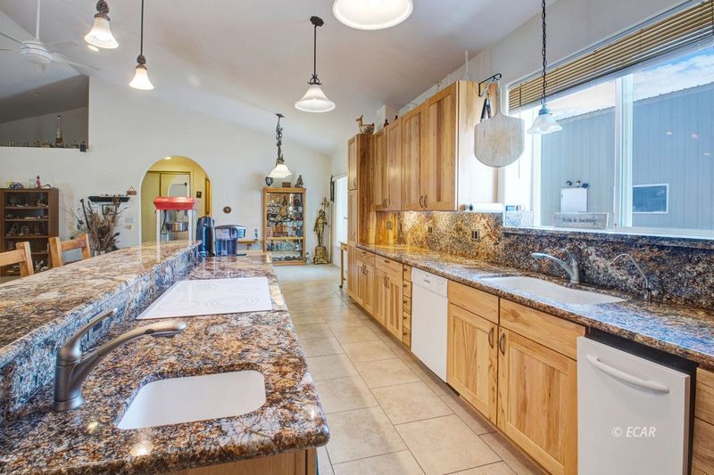 8826 Coal Mine Canyon Road Property Photo 10