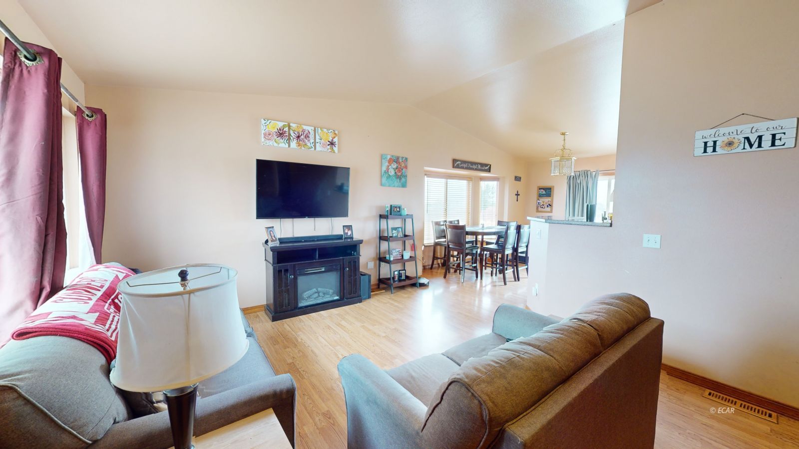 478 Lilac Drive Property Photo 3