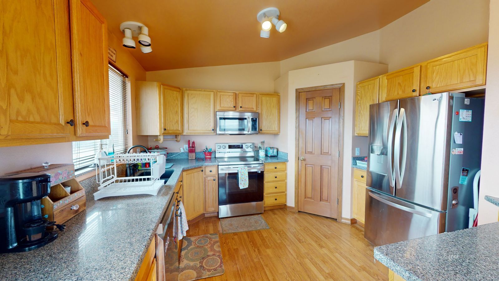 478 Lilac Drive Property Photo 7