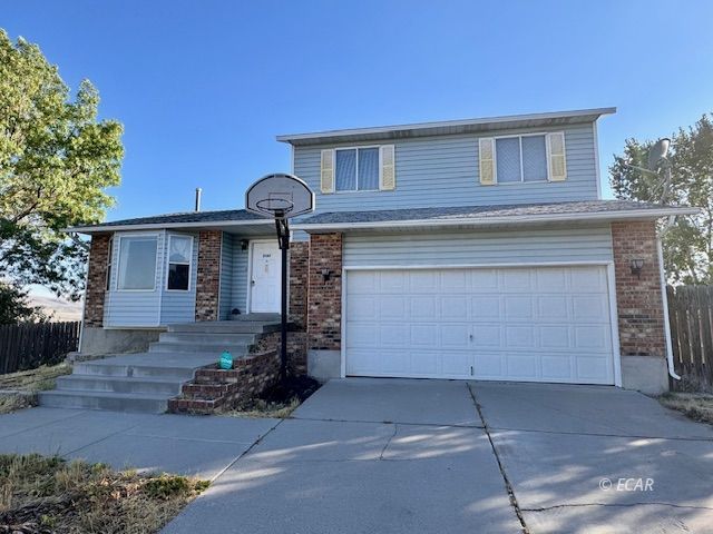 2587 Sunnyside Avenue Property Photo 2
