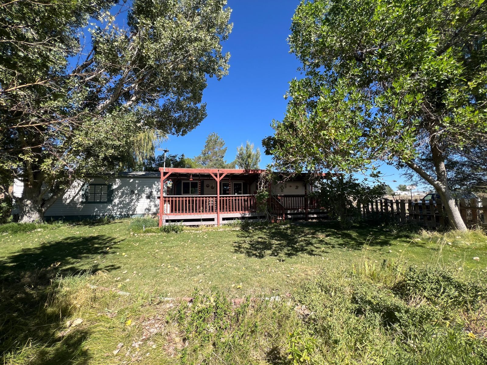 5113 Victory Boulevard Property Photo