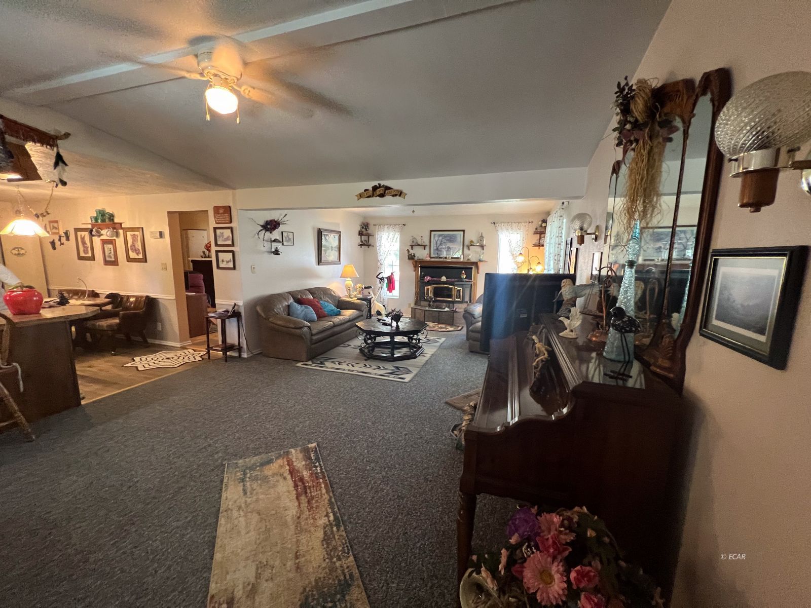 5113 Victory Boulevard Property Photo 4