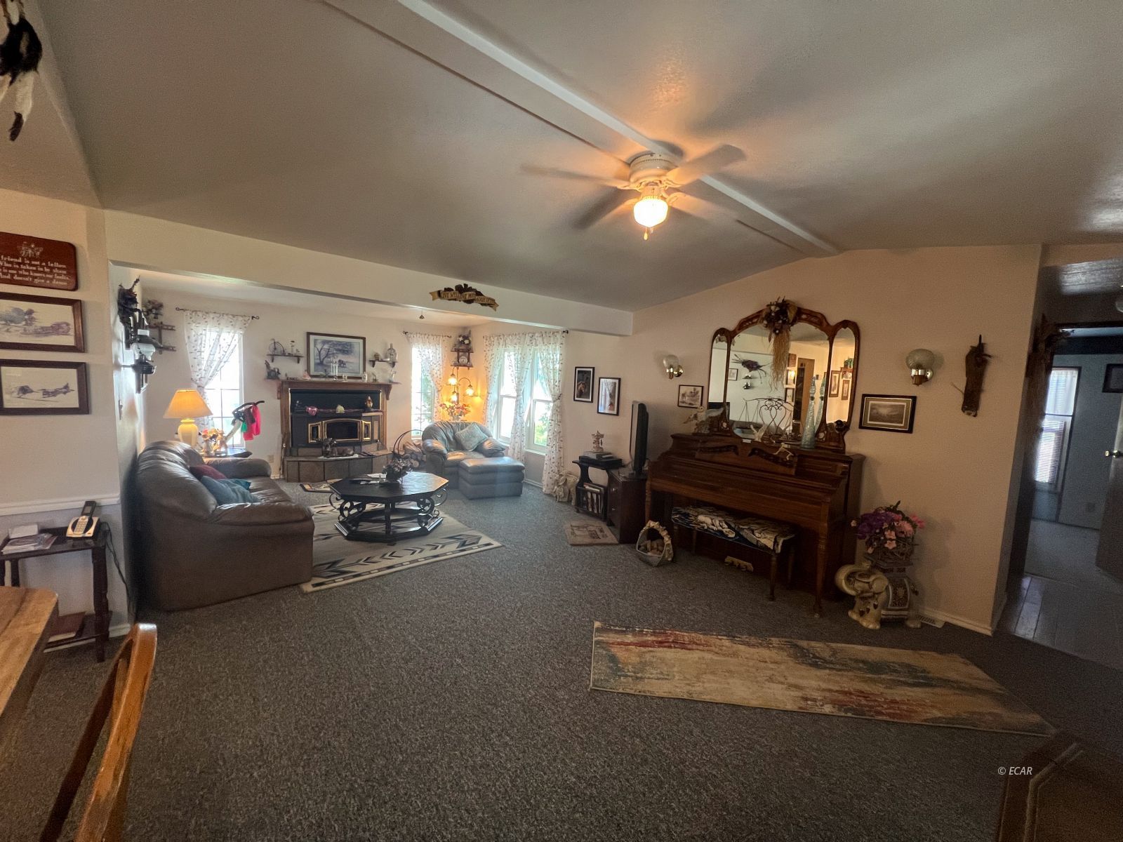 5113 Victory Boulevard Property Photo 5