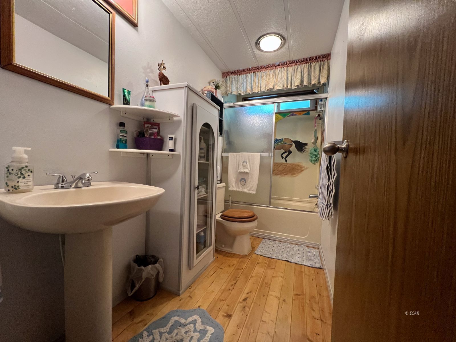 5113 Victory Boulevard Property Photo 6