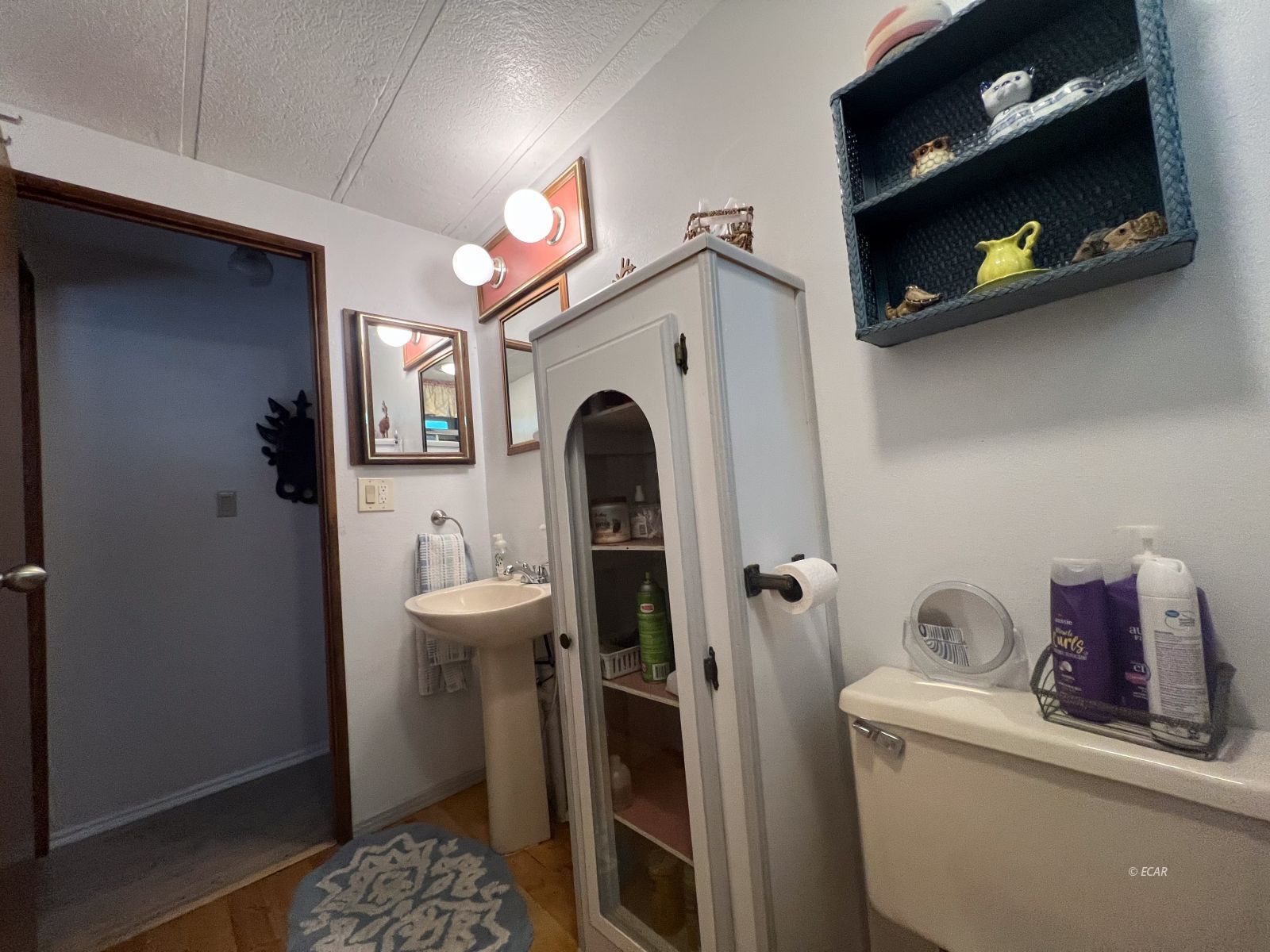 5113 Victory Boulevard Property Photo 7