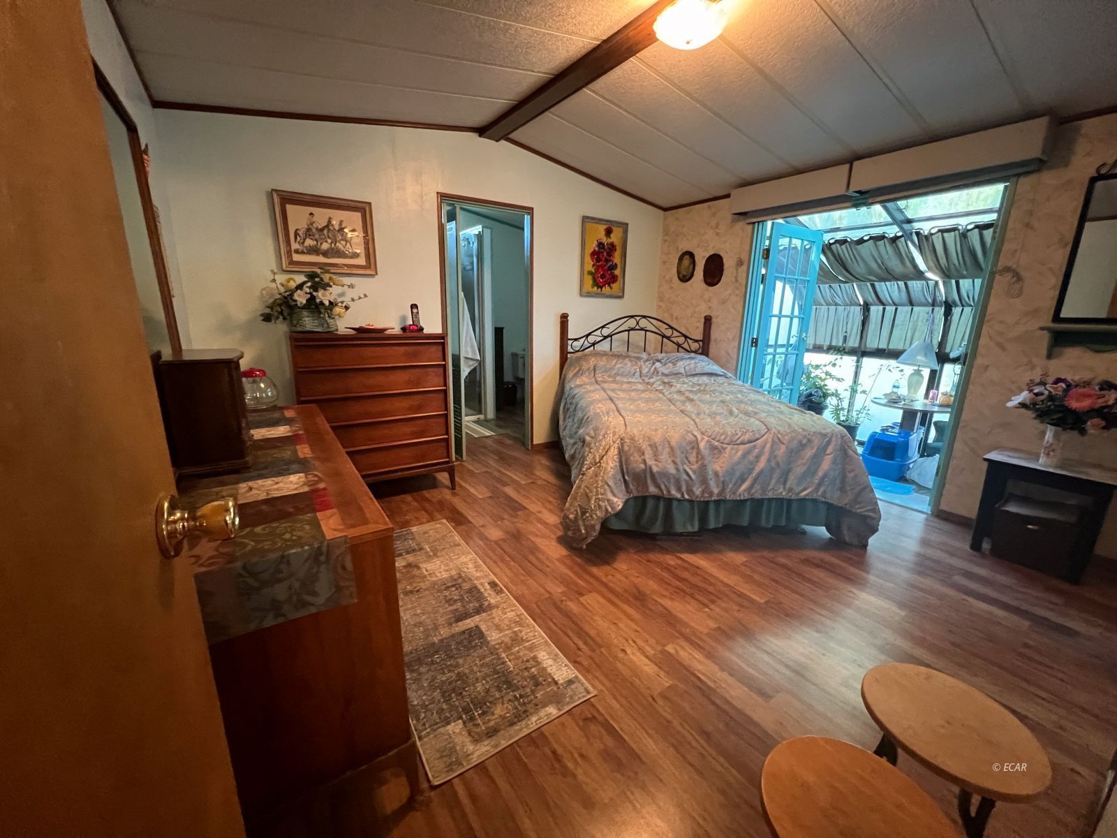 5113 Victory Boulevard Property Photo 14