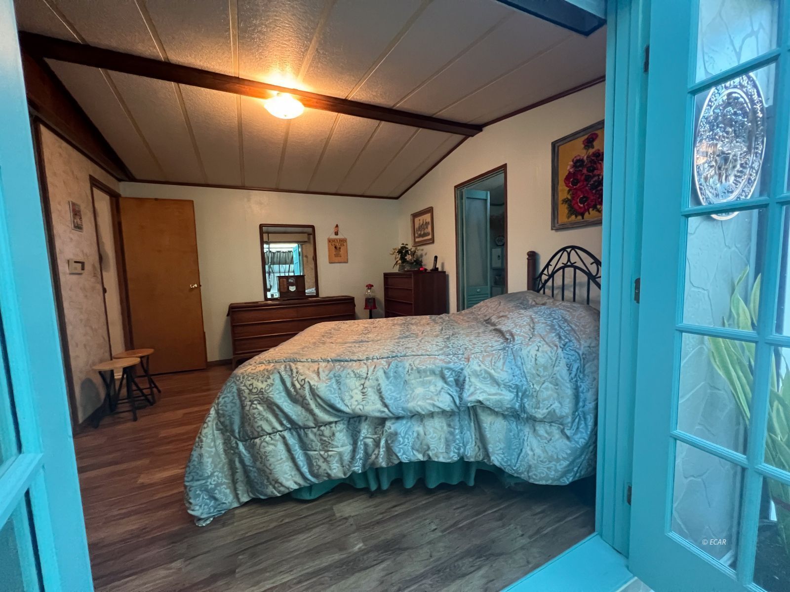 5113 Victory Boulevard Property Photo 17