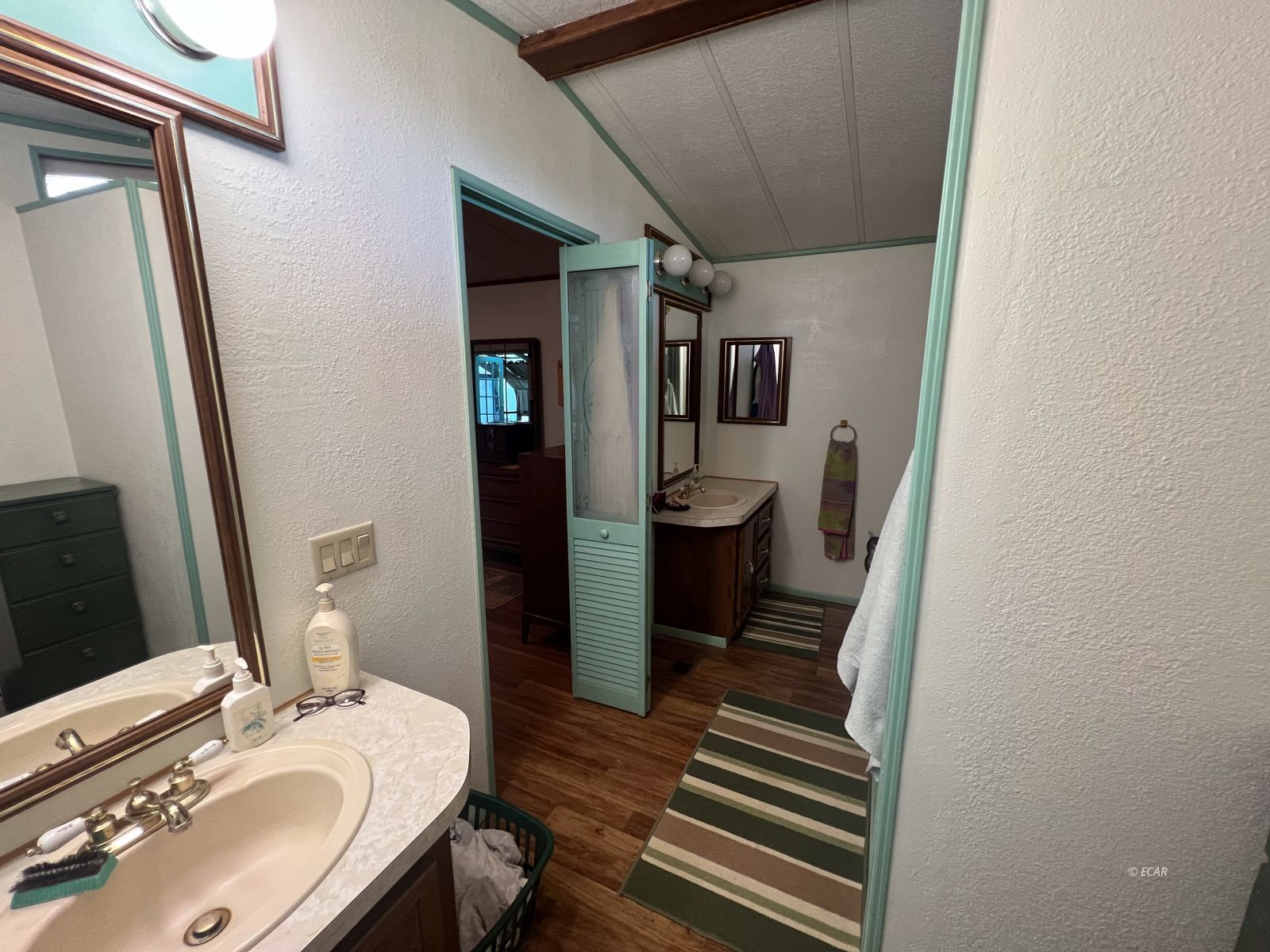 5113 Victory Boulevard Property Photo 19