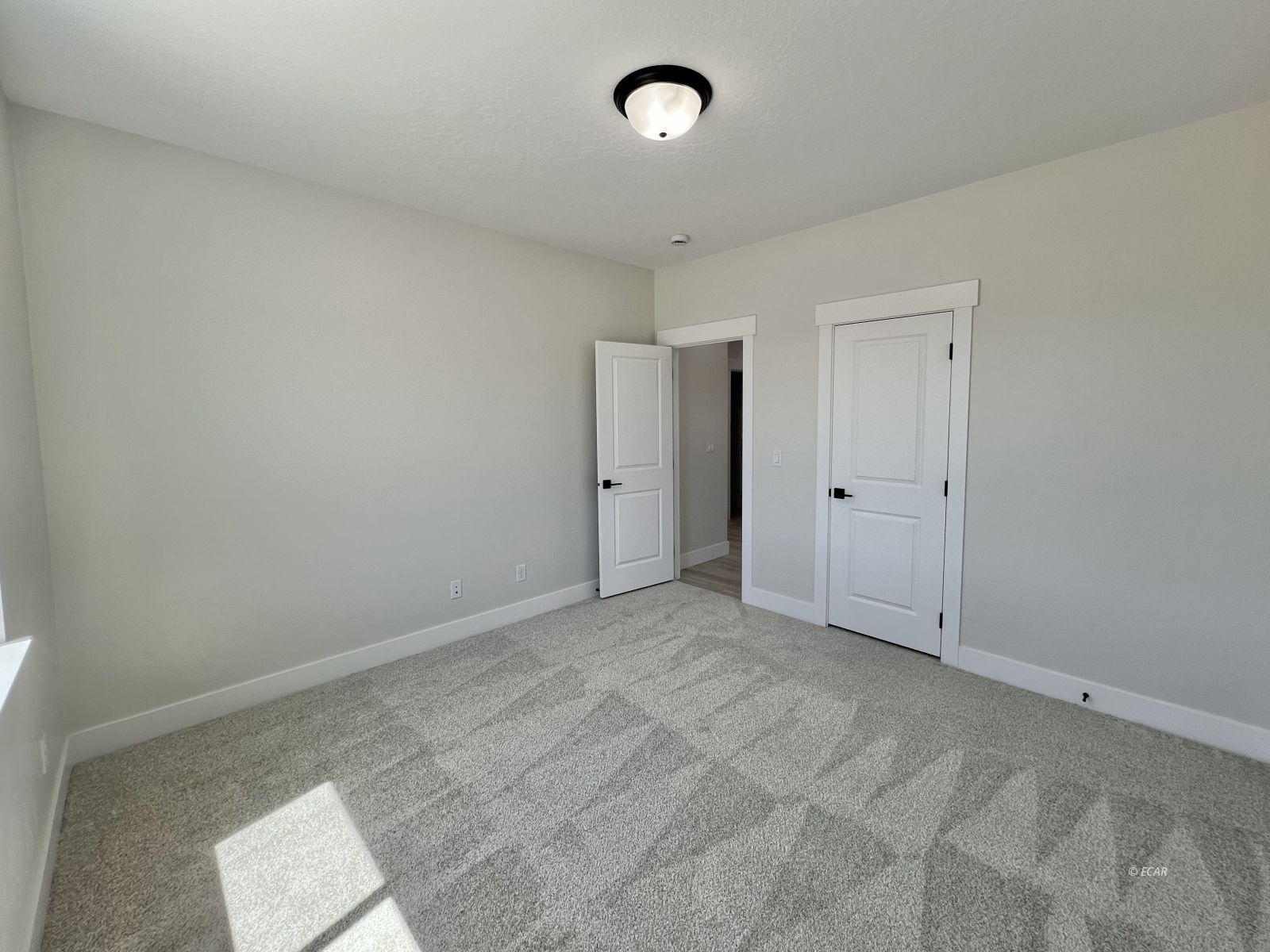 431 Country Club Plaza Property Photo 9