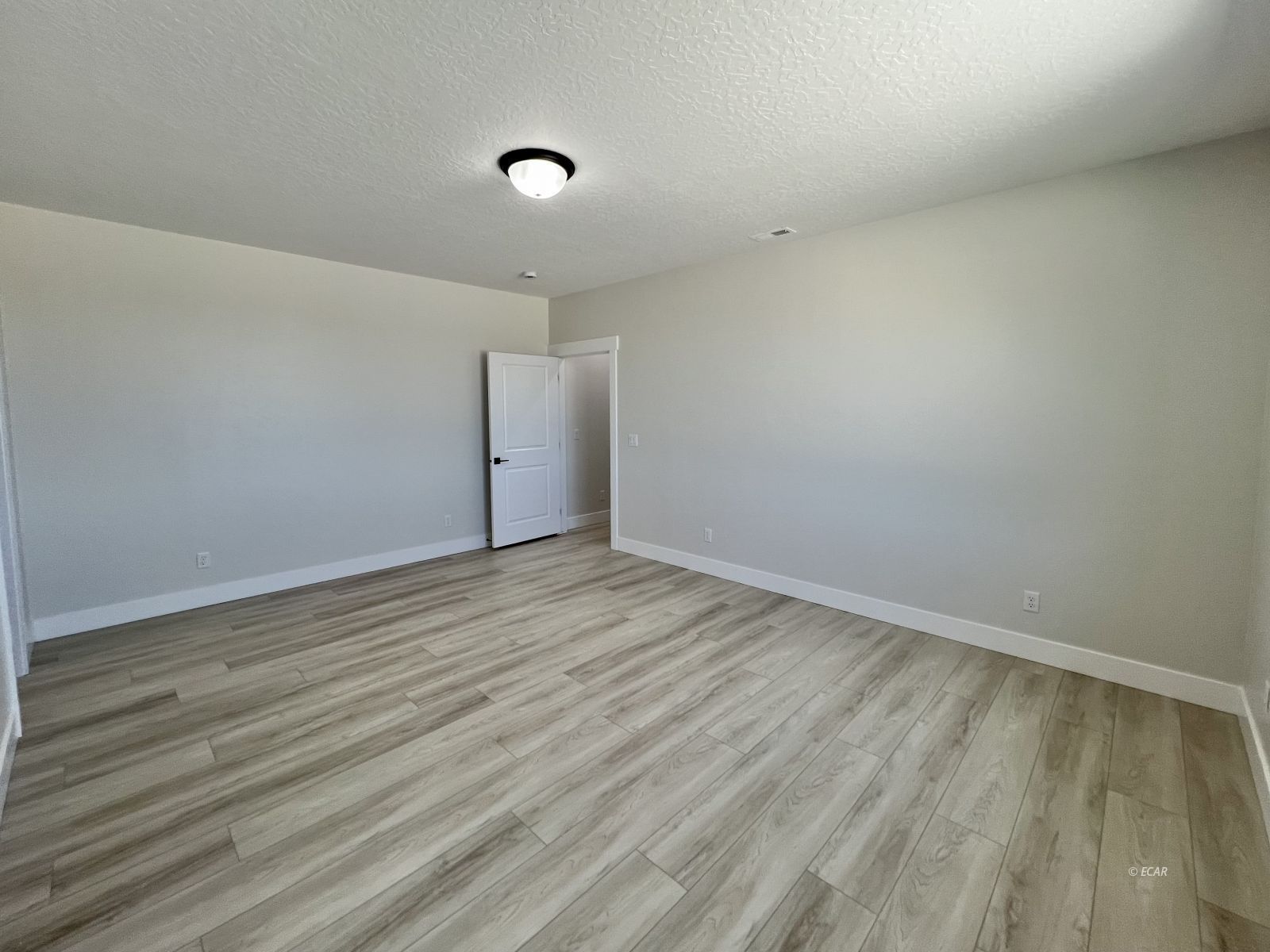 431 Country Club Plaza Property Photo 19