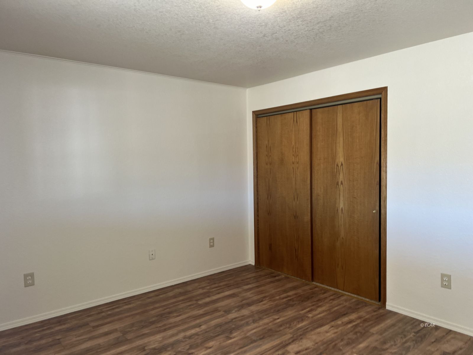828 Thistle Drive Property Photo 4