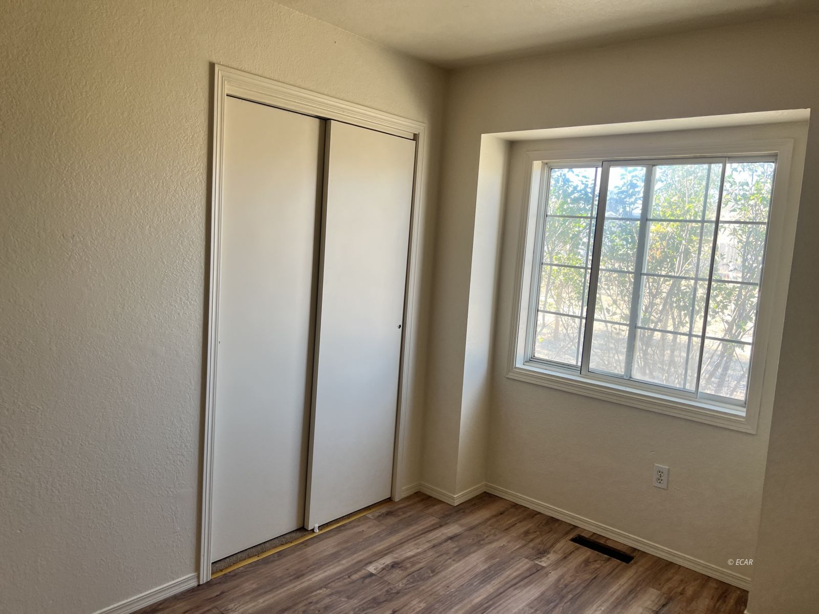 828 Thistle Drive Property Photo 7