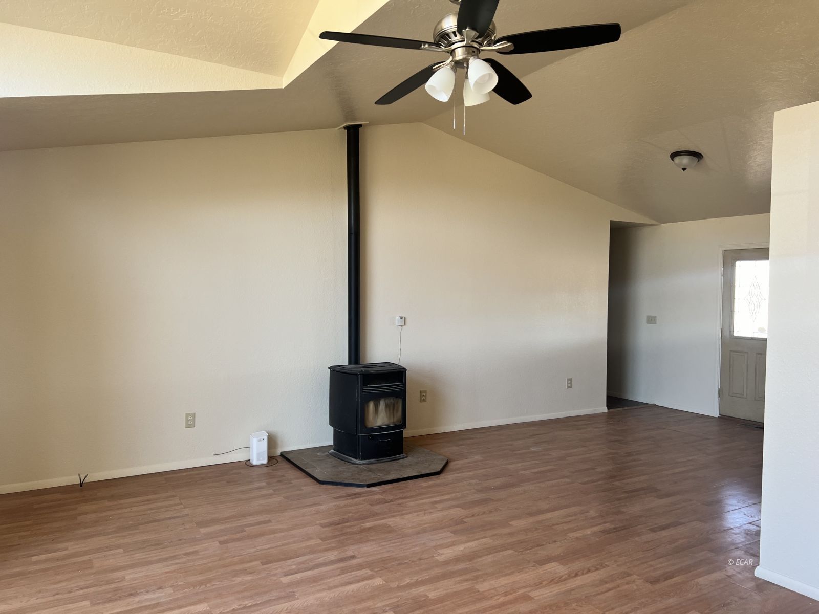 828 Thistle Drive Property Photo 10
