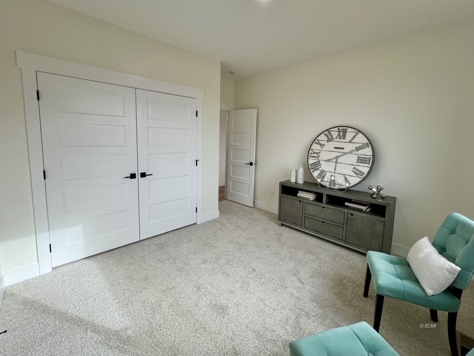 201 Palmers Court Property Photo 23