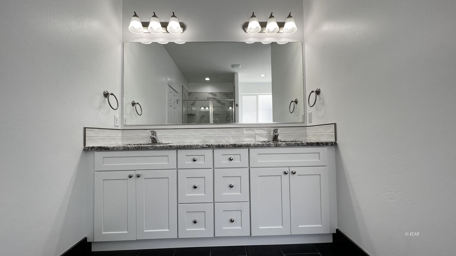 201 Palmers Court Property Photo 28