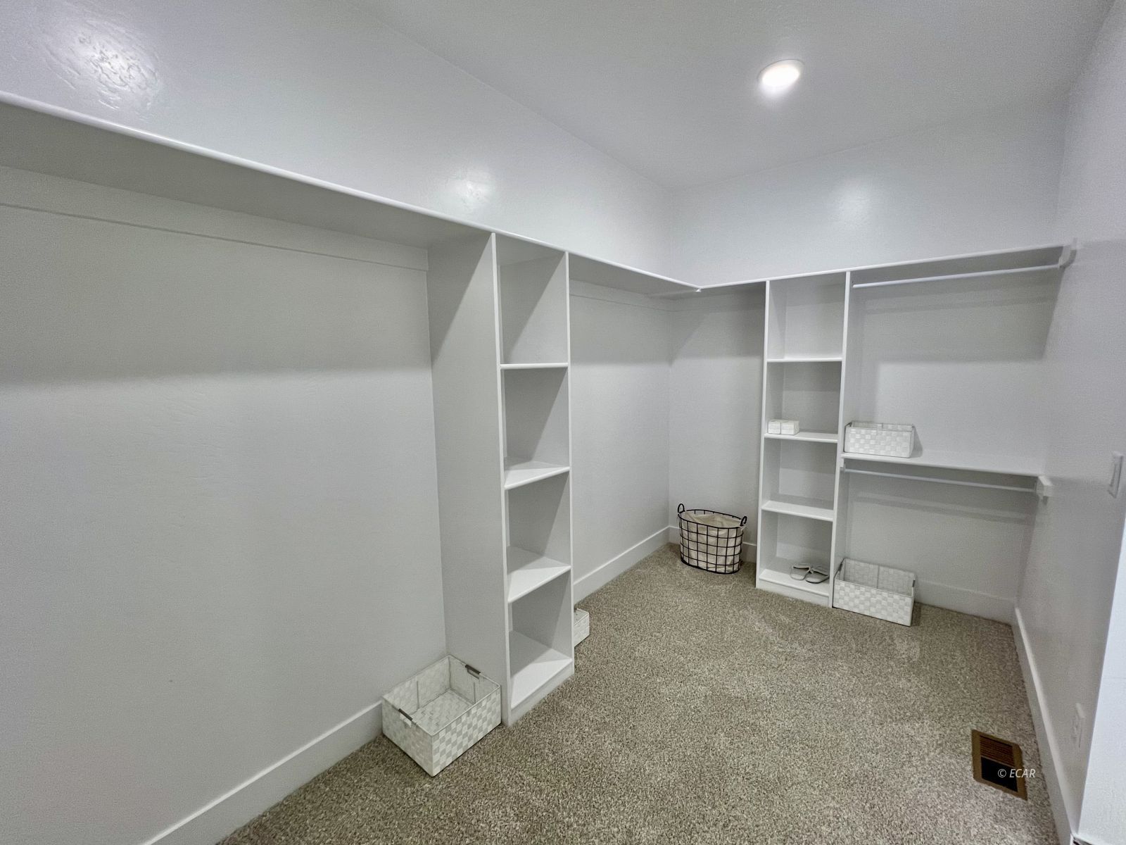 201 Palmers Court Property Photo 29