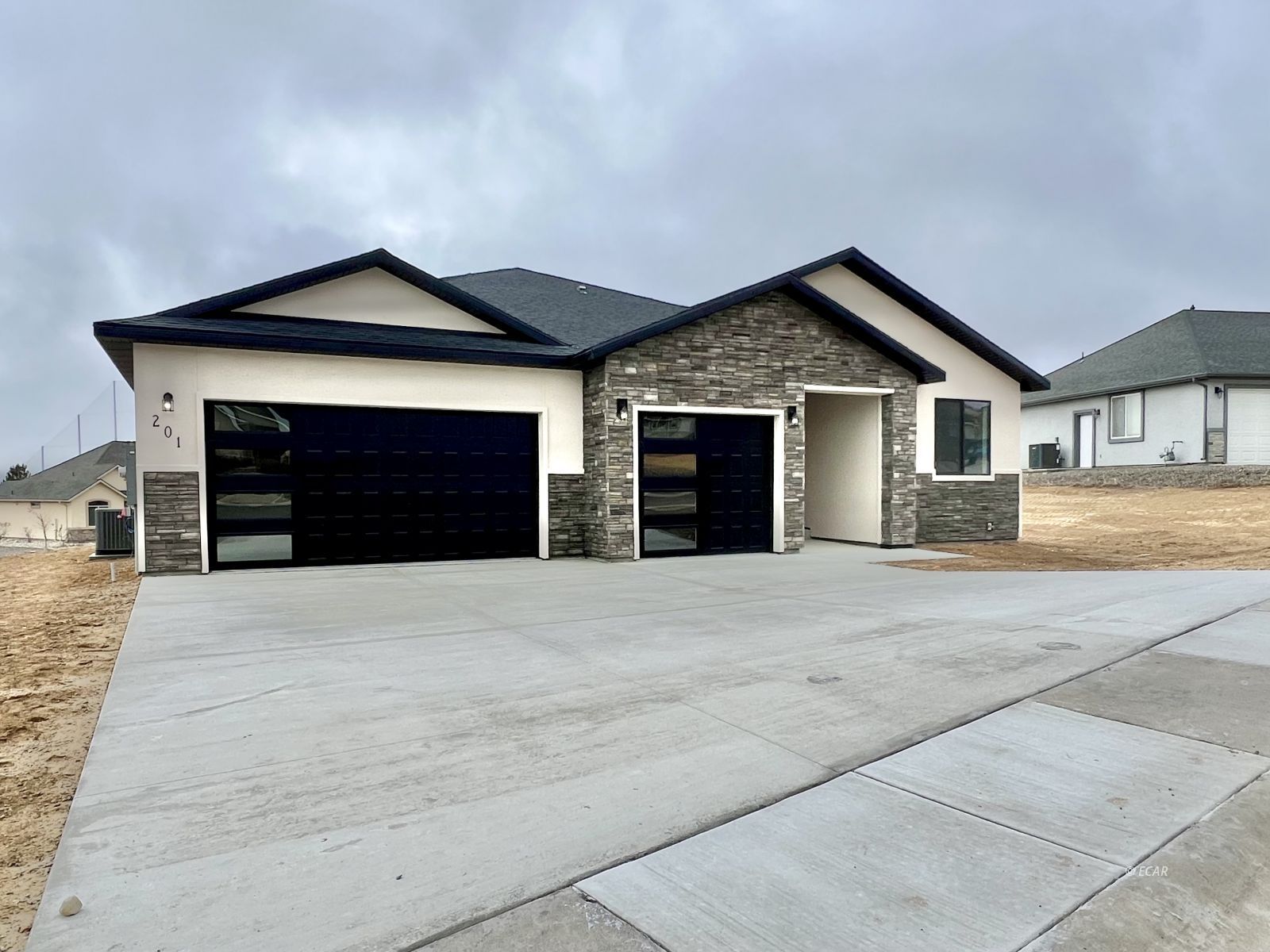 201 Palmers Court Property Photo 38