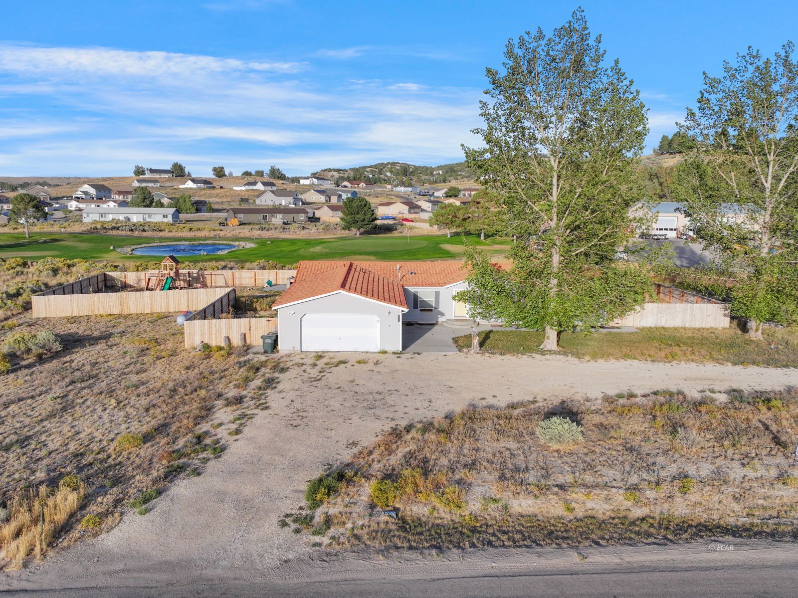 390 Oakshire Drive Property Photo