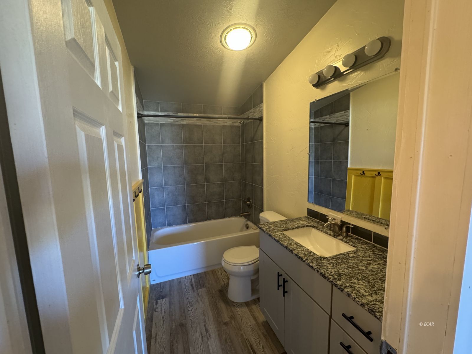 390 Oakshire Drive Property Photo 22