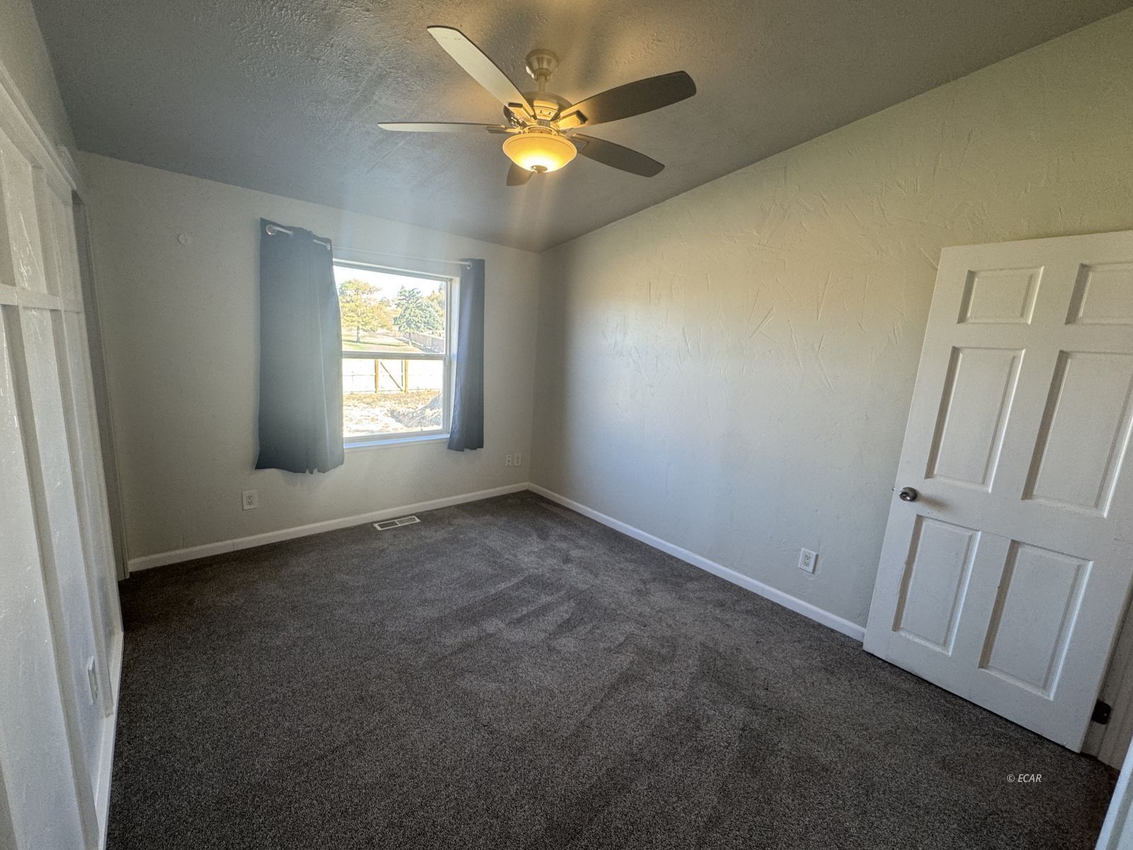 390 Oakshire Drive Property Photo 25