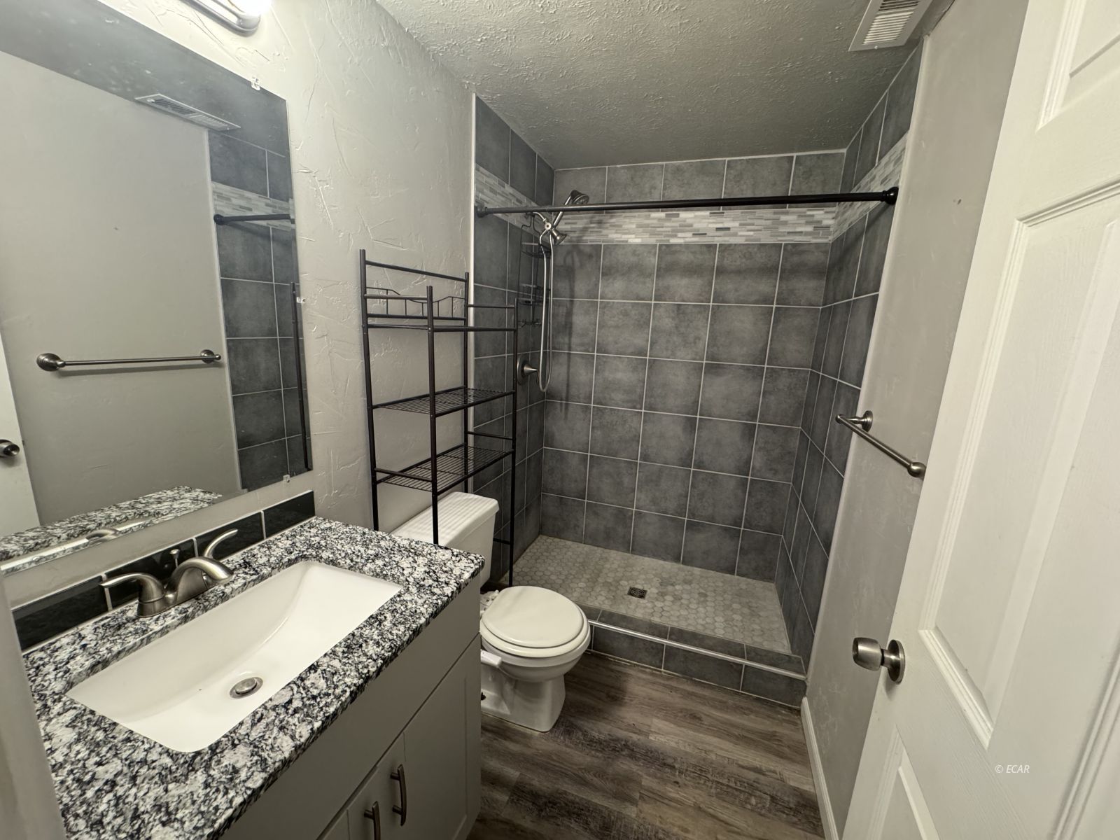 390 Oakshire Drive Property Photo 30
