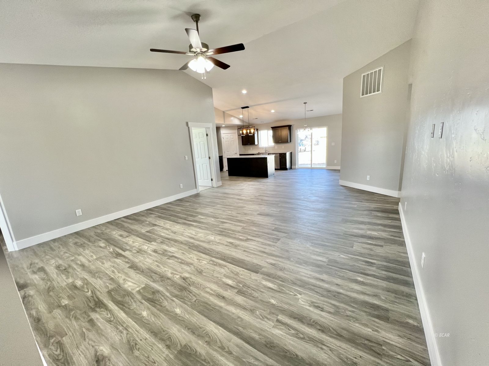 488 Flora Plaza Property Photo 10
