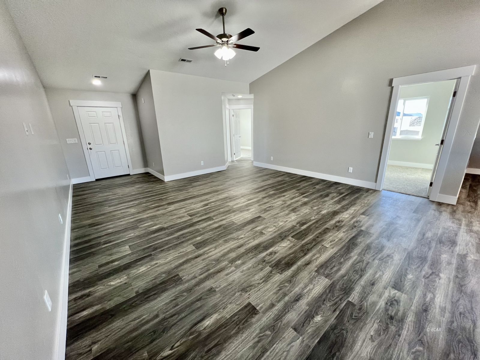 488 Flora Plaza Property Photo 11