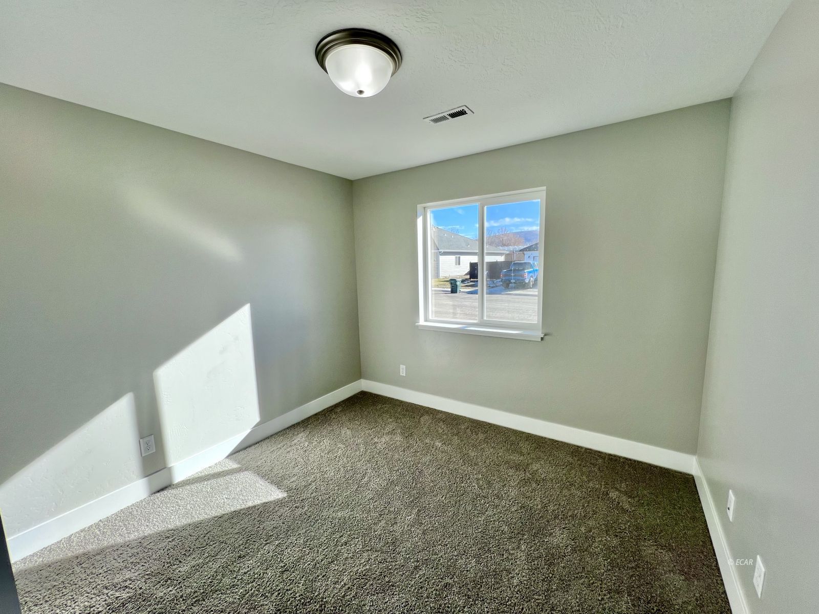 488 Flora Plaza Property Photo 12