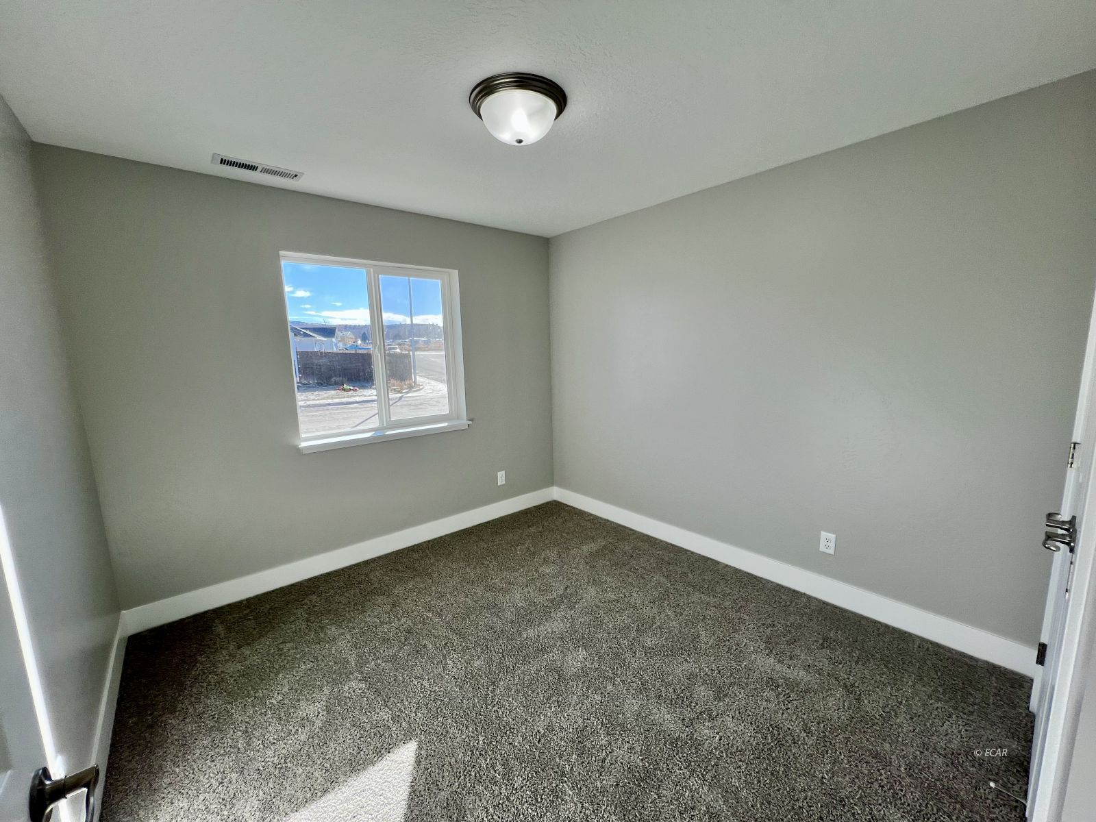 488 Flora Plaza Property Photo 14