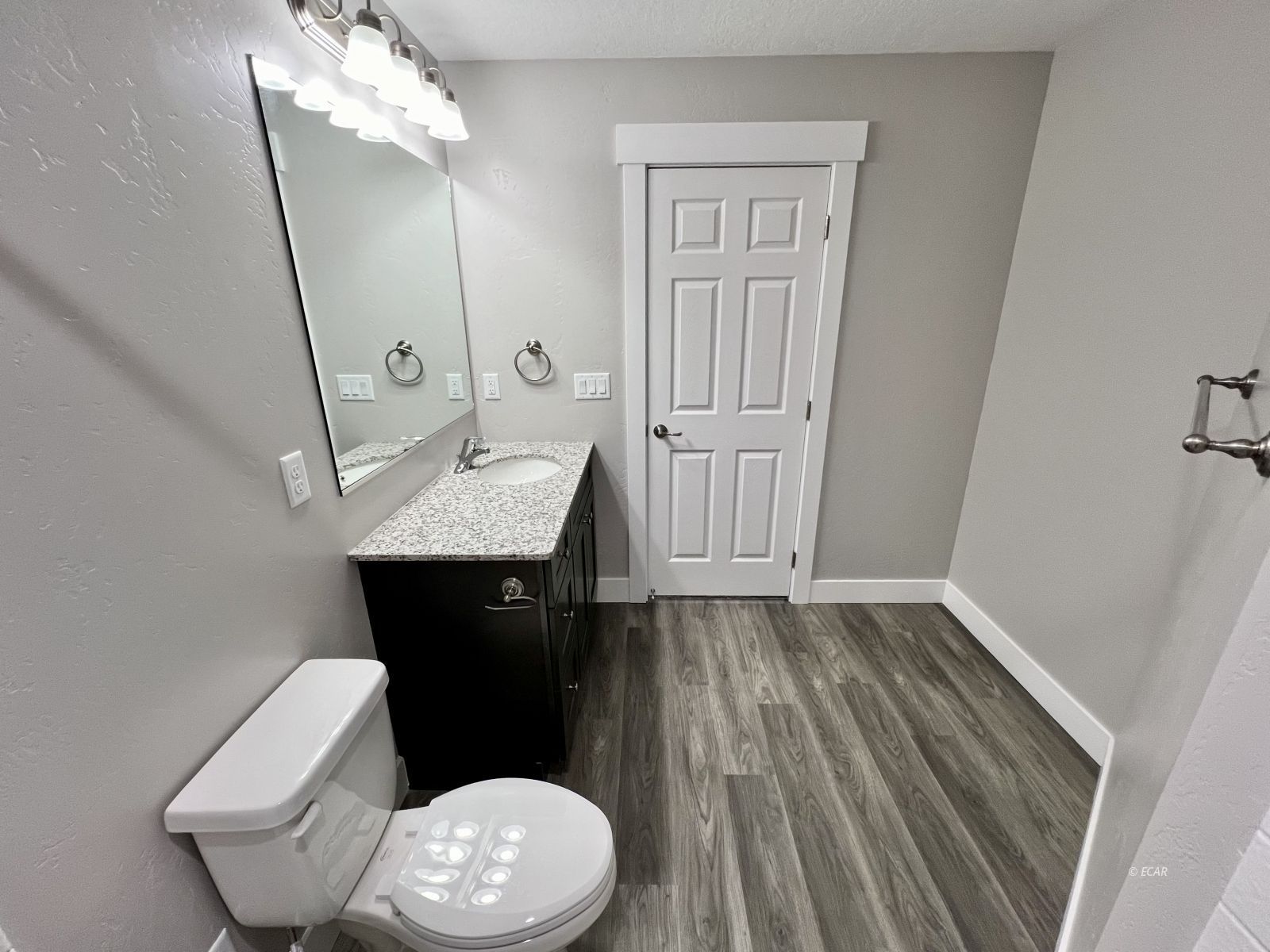 488 Flora Plaza Property Photo 25