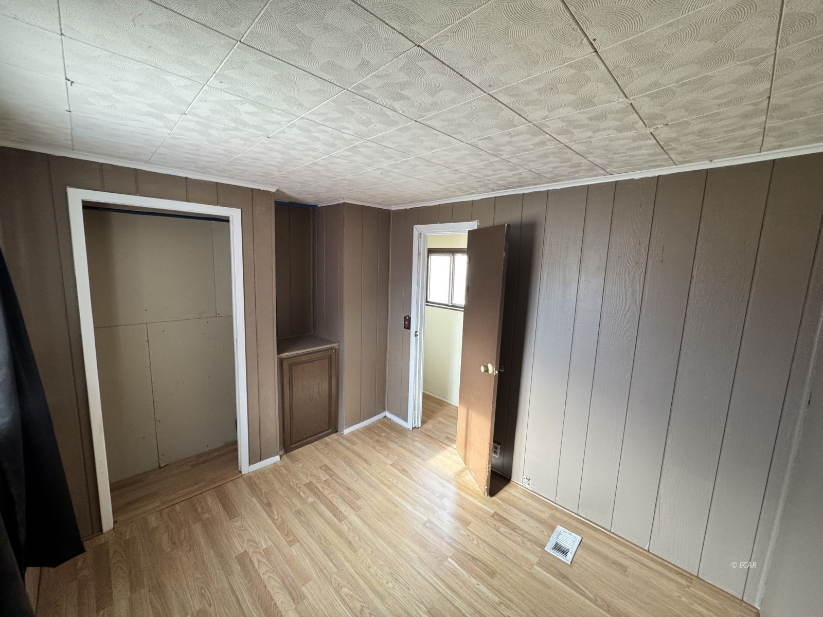 703 Meadow View Drive Property Photo 8