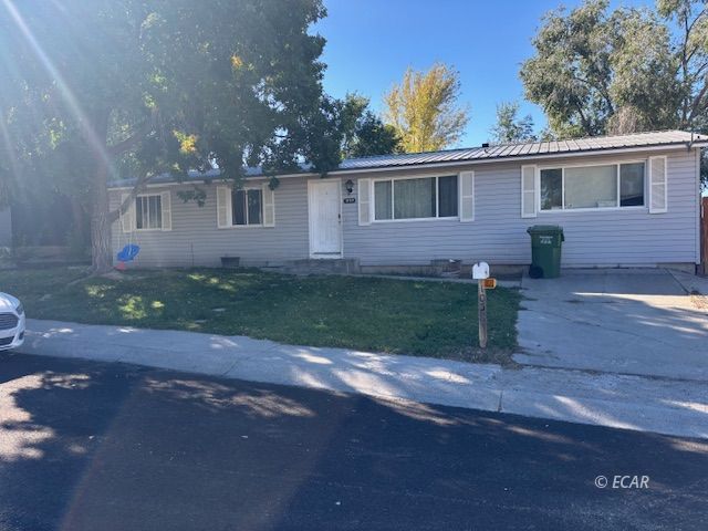 1038 Cosgrave Street Property Photo