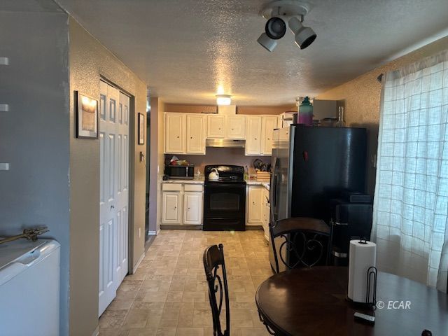 1038 Cosgrave Street Property Photo 5