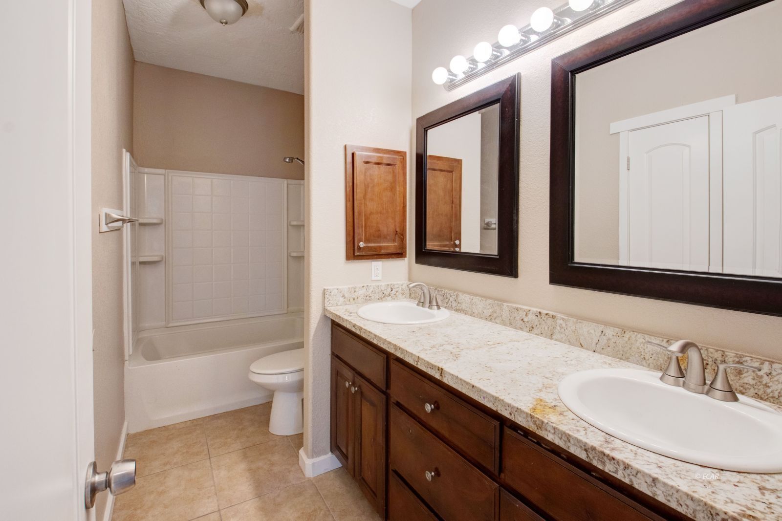 957 Blue Jay Drive Property Photo 14