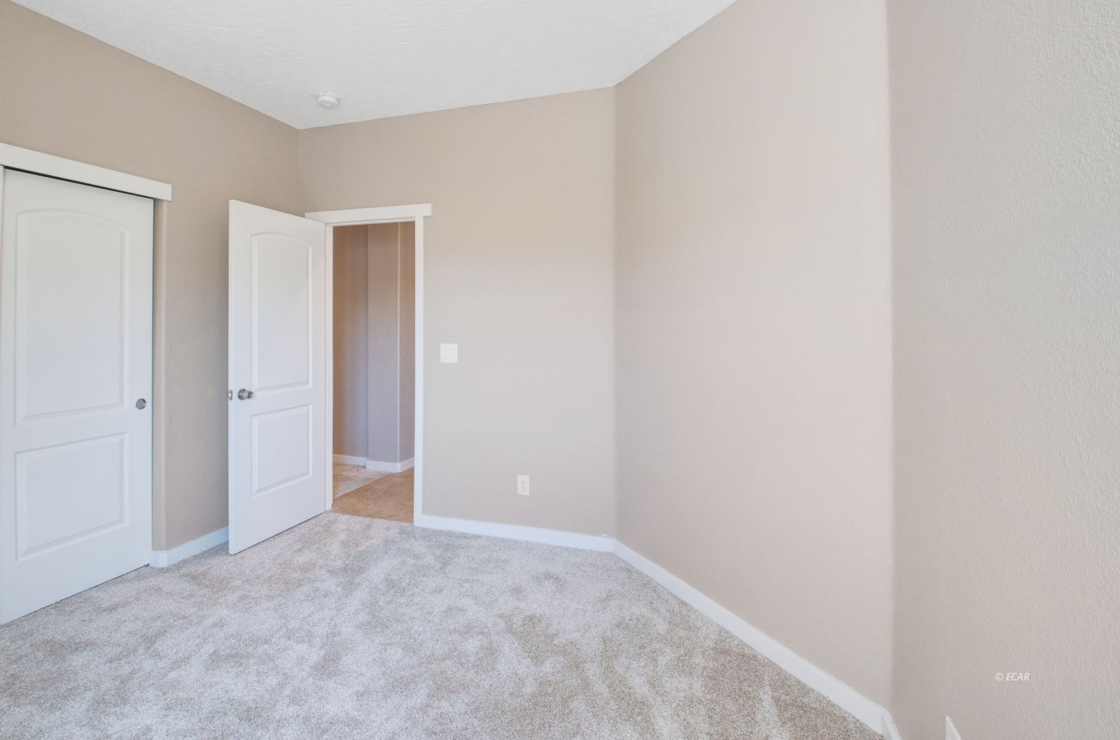 957 Blue Jay Drive Property Photo 15